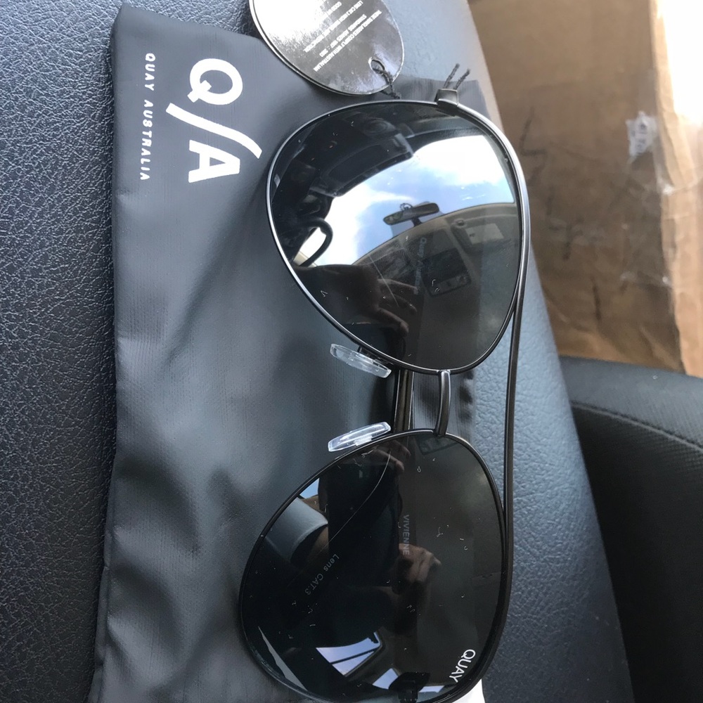 NWT Quay Vivienne Sunglasses